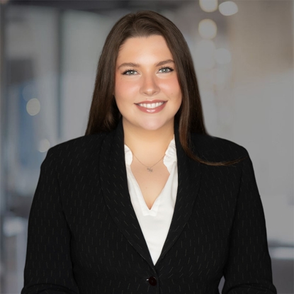 Caitlyn  Dever Photo